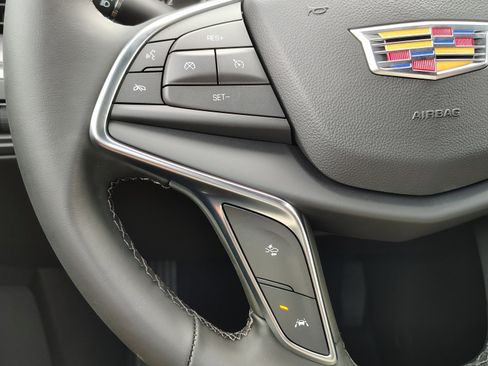 New 2025 Cadillac XT5 Luxury image 17