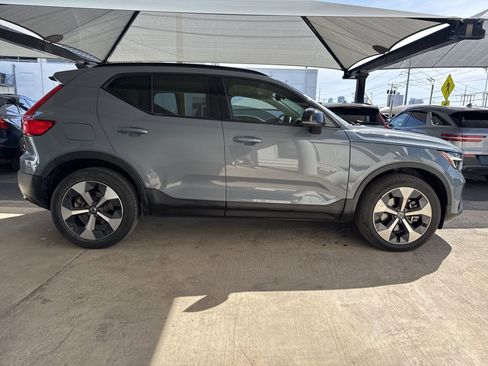 Certified 2023 Volvo XC40 B5 Plus w/ Protection Package Premier image 4