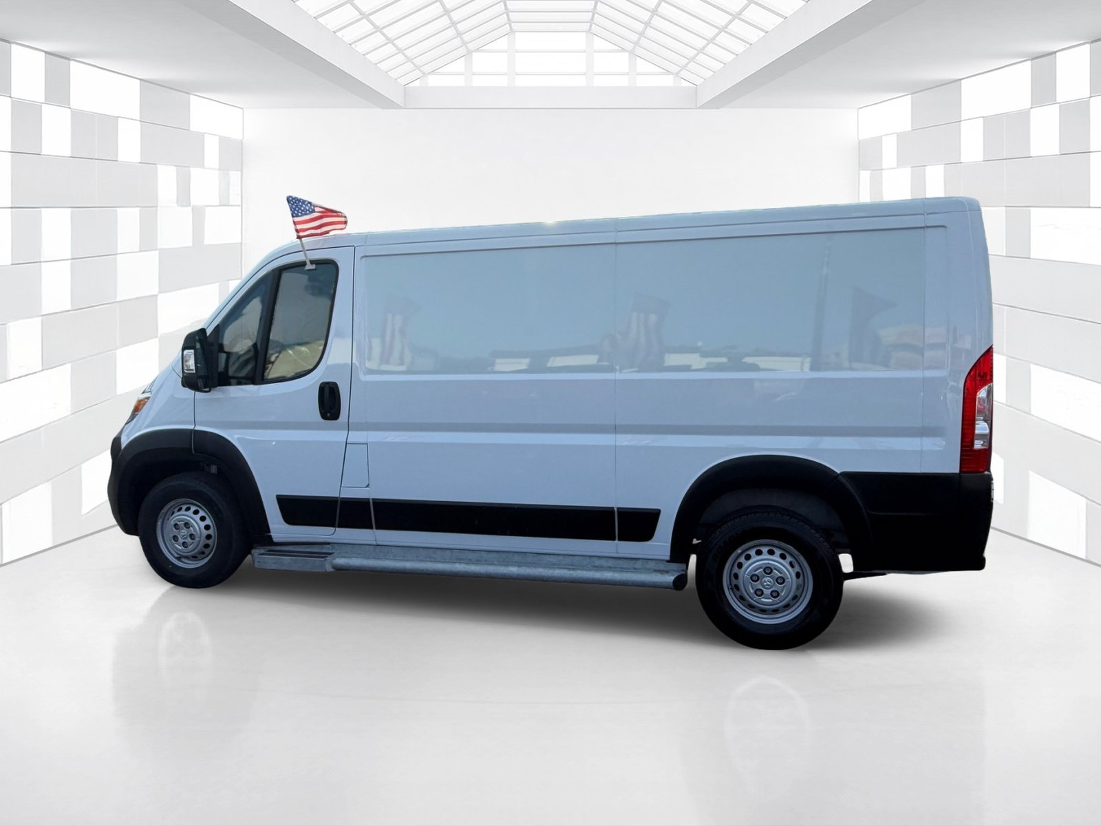 Used 2025 RAM ProMaster 2500 w/ U-Haul Equipment Group FWD image 4