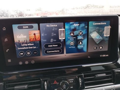 New 2026 Nissan Pathfinder SV w/ SV Premium Package FWD image 19
