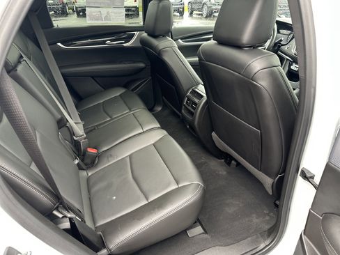 Certified 2022 Cadillac XT5 Premium Luxury w/ LPO, Floor Liner Package image 18