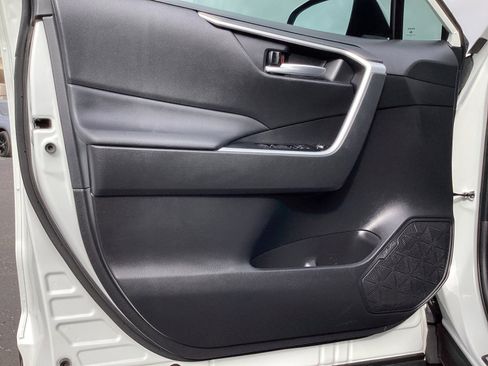 Used 2025 Toyota RAV4 XLE Premium image 27