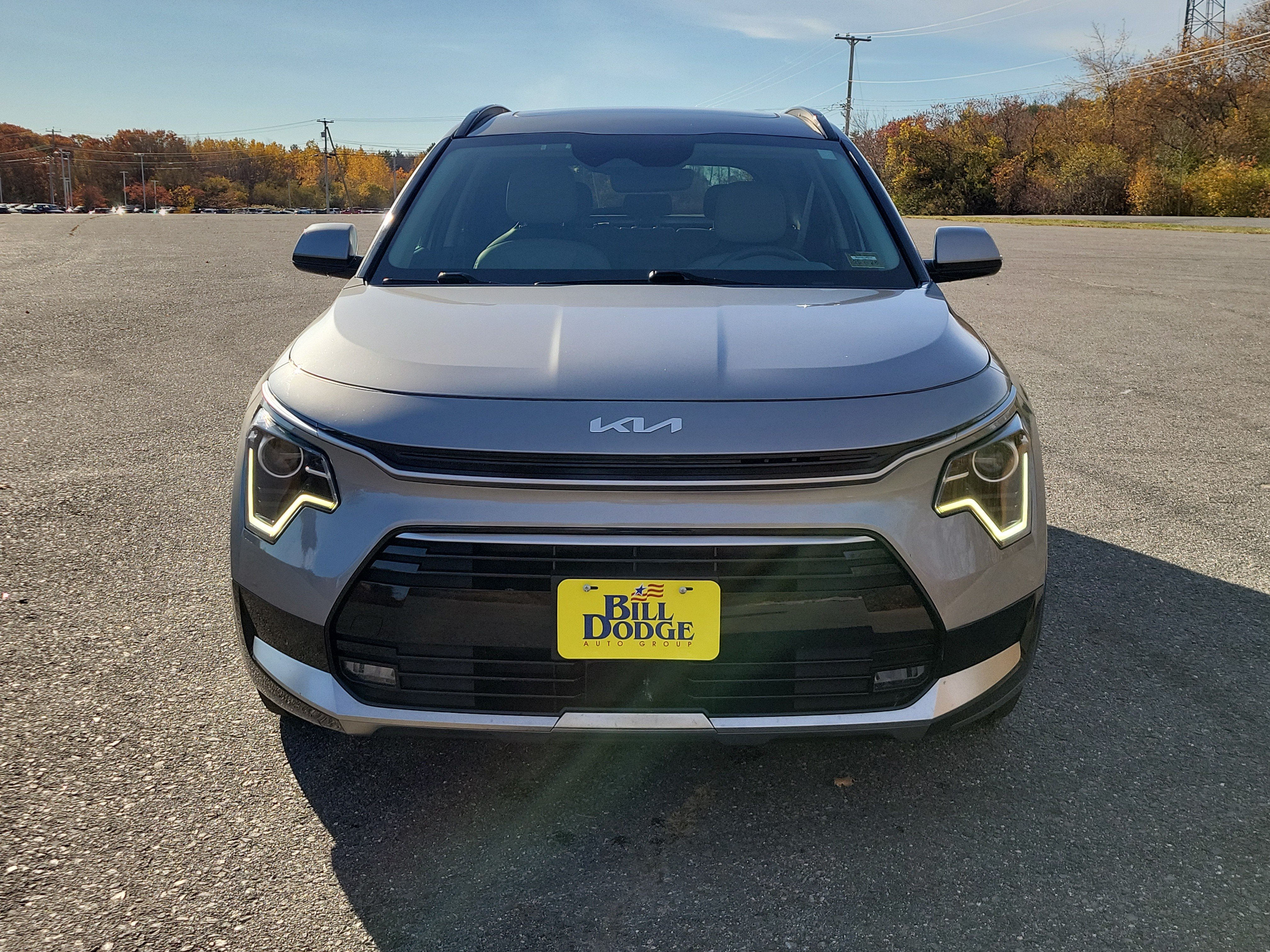 Used 2023 Kia Niro EX Touring FWD image 2