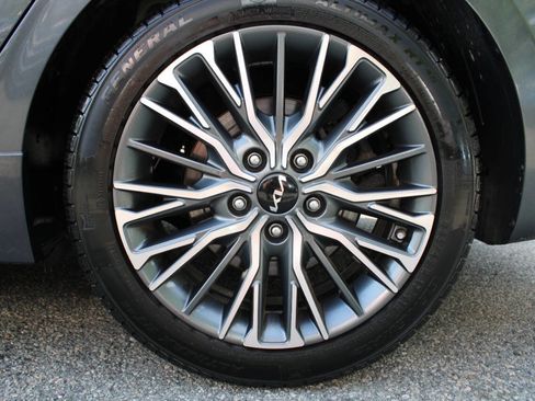 Used 2022 Kia Forte GT-Line w/ GT-Line Premium Package image 21