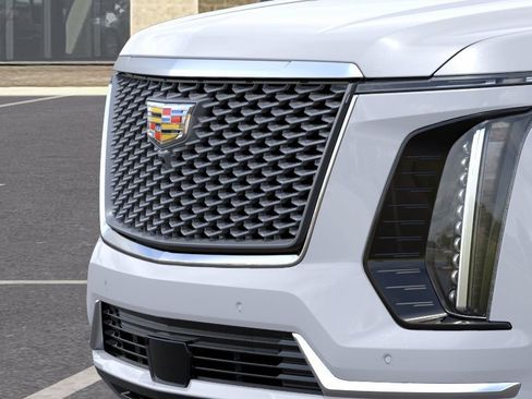 New 2026 Cadillac Escalade Luxury w/ LPO, Radiant Package AWD/4WD image 13