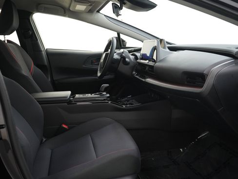 Used 2026 Toyota Prius Plug-In Hybrid FWD image 11