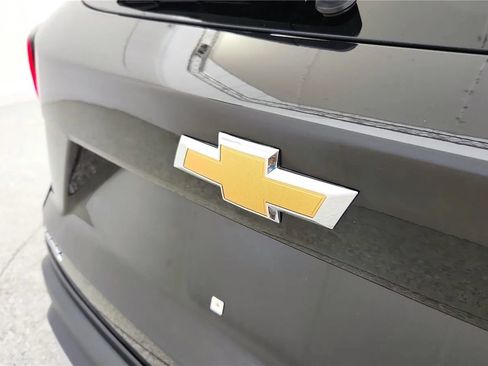 Used 2024 Chevrolet Trax LT w/ Driver Confidence Package FWD image 34