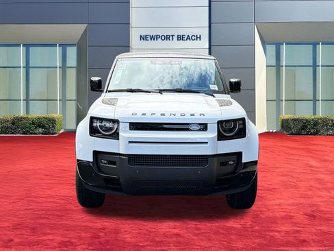 New 2026 Land Rover Defender 110 X-Dynamic SE image 6