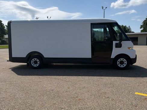 Used 2024 Chevrolet Brightdrop 600 w/ Commercial Equipment Package AWD/4WD image 4