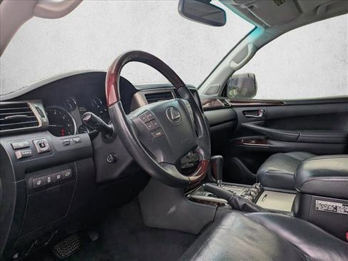 Used 2014 Lexus LX 570 4WD image 9