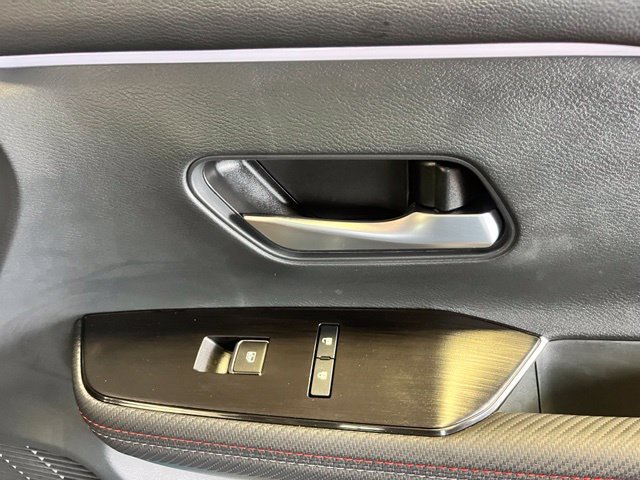 Used 2025 Nissan Kicks SR FWD image 19
