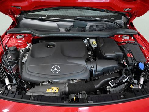 Used 2019 Mercedes-Benz GLA 250 4MATIC image 33