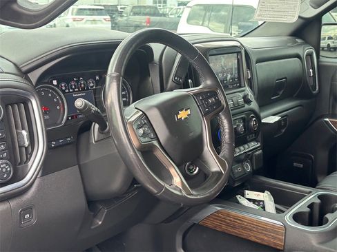 Used 2021 Chevrolet Silverado 1500 High Country w/ Technology Package image 9