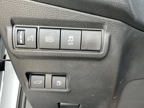 Used 2025 Toyota Corolla Cross AWD Hybrid w/ Convenience Package image 16