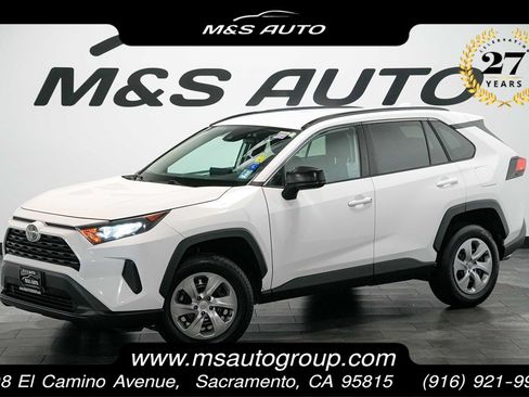Used 2020 Toyota RAV4 LE FWD image 1