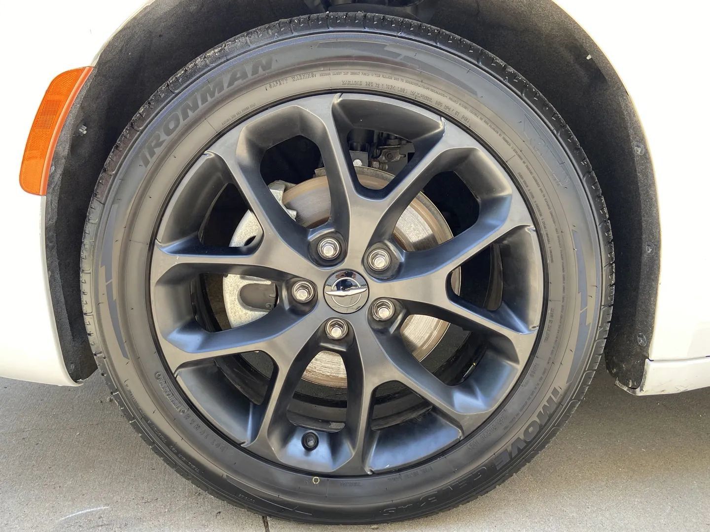 Used 2025 Chrysler Pacifica Limited FWD image 8