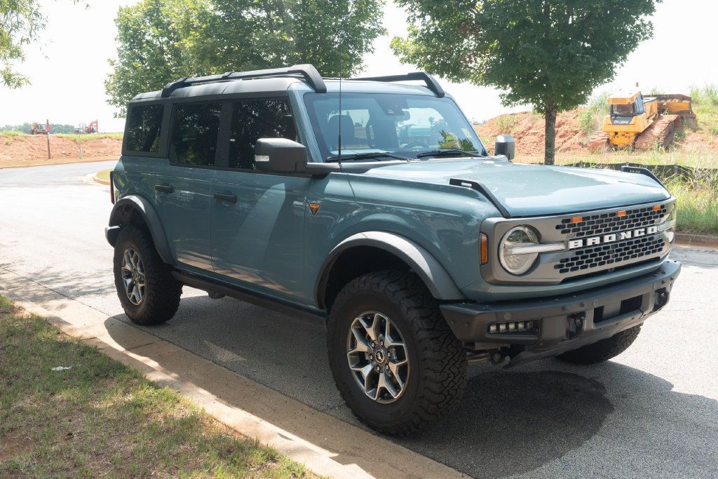 Used 2023 Ford Bronco Badlands AWD/4WD image 3
