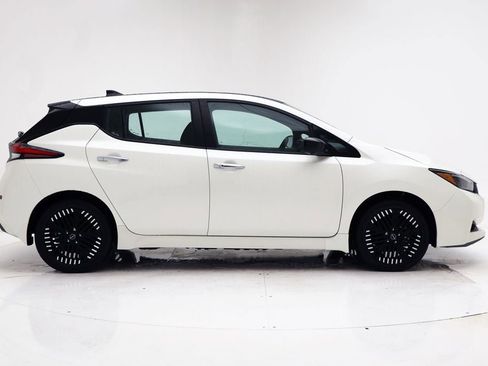 Used 2023 Nissan Leaf SV Plus image 2