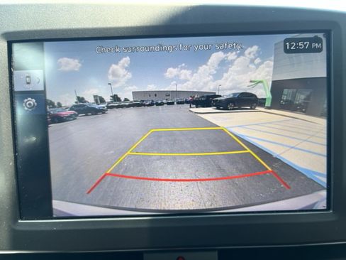 Used 2025 Hyundai Elantra Hybrid FWD image 23