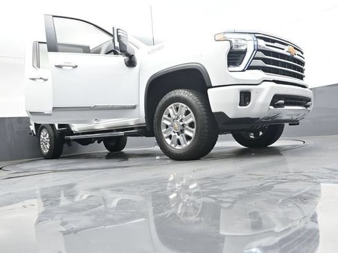 Used 2024 Chevrolet Silverado 2500 High Country w/ High Country Premium Package AWD/4WD image 42