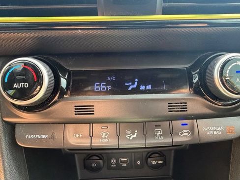 Used 2020 Hyundai Kona Limited FWD image 19