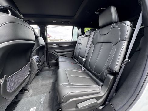 New 2025 Jeep Grand Cherokee L Limited w/ Black Appearance Package image 14