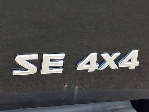 Used 2008 Nissan Frontier SE w/ SE Value Truck Pkg AWD/4WD image 30