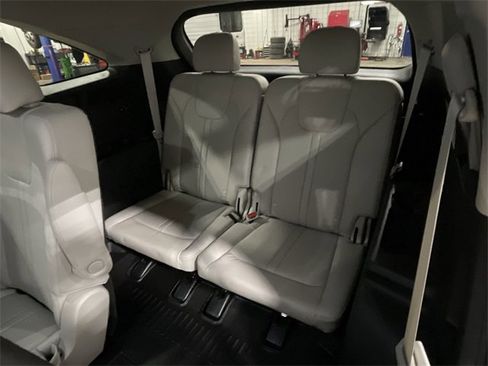 Used 2023 Kia Sorento EX image 29