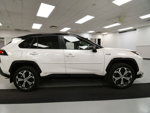 Used 2022 Toyota RAV4 XSE image 8