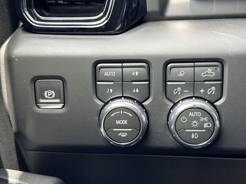 New 2026 GMC Sierra 1500 AT4X w/ AT4X AEV Edition AWD/4WD image 16