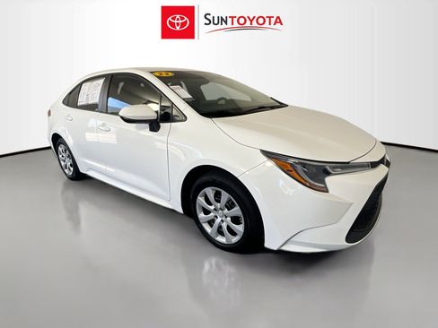 Used 2022 Toyota Corolla LE image 1