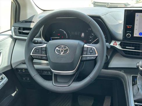 Certified 2026 Toyota Sienna XLE FWD image 42