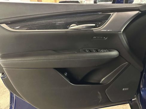 Used 2023 Cadillac XT5 Premium Luxury AWD/4WD image 17