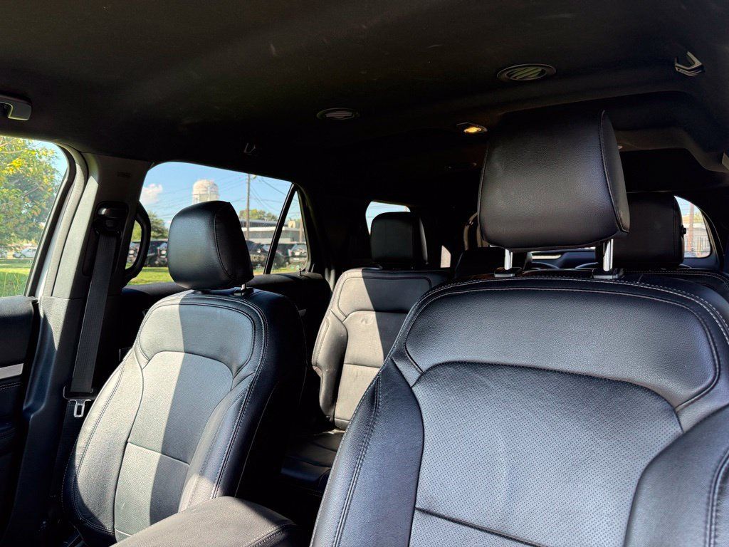 Used 2019 Ford Explorer Limited w/ Class III Trailer Tow Package FWD image 6