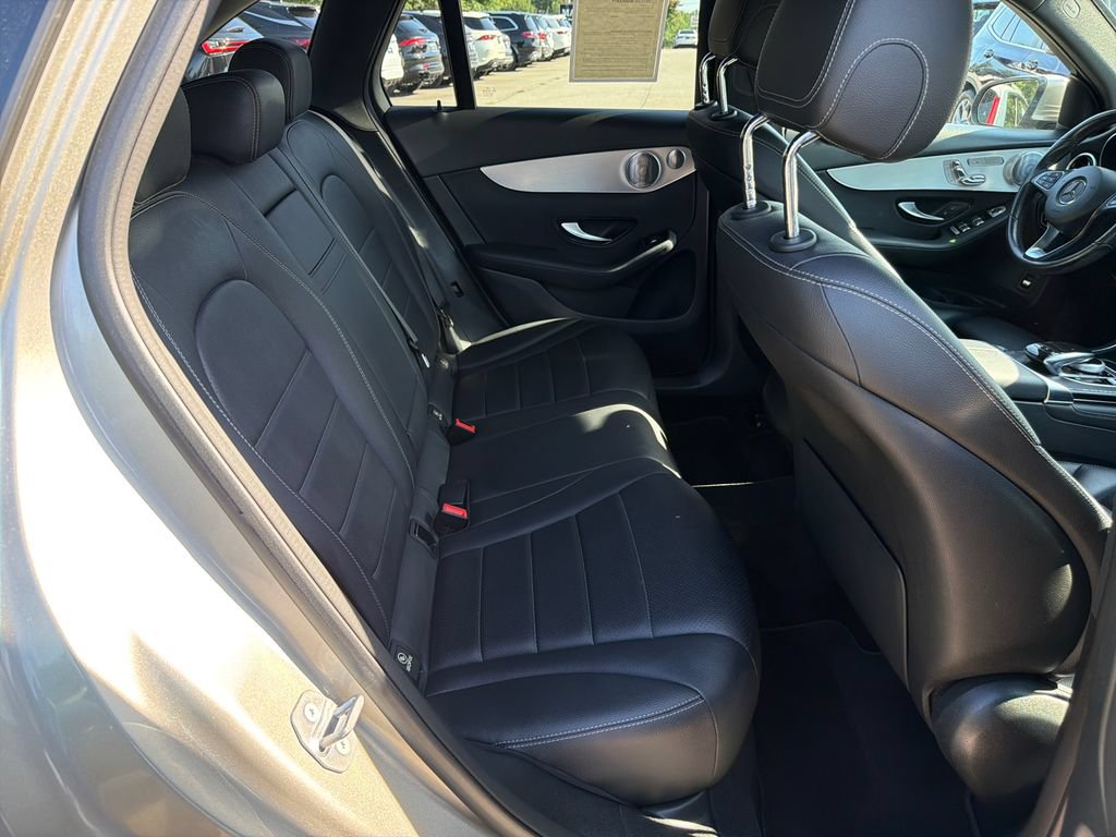 Used 2019 Mercedes-Benz GLC 300 4MATIC w/ Multimedia Package image 15