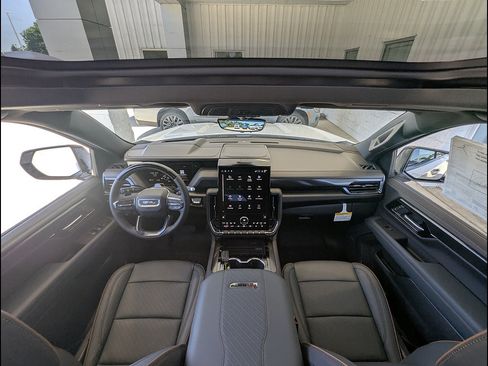 New 2026 GMC Yukon XL AT4 w/ AT4 Premium Plus Package AWD/4WD image 18