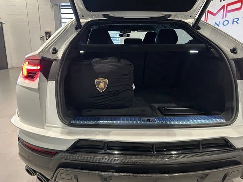 Used 2024 Lamborghini Urus Performante AWD/4WD image 35