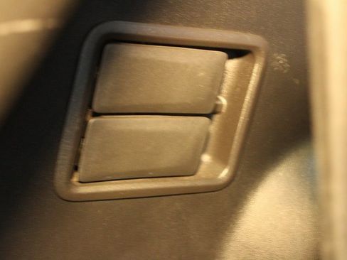 Used 2019 GMC Acadia SLE image 18