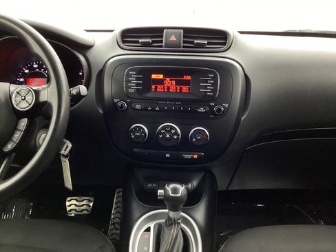 Used 2015 Kia Soul + FWD image 29