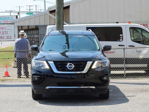 Used 2020 Nissan Pathfinder SV FWD image 2