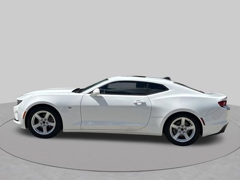 Used 2023 Chevrolet Camaro LT w/ Technology Package RWD image 2