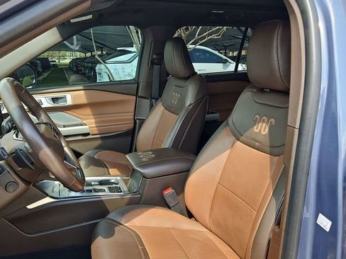 Used 2021 Ford Explorer King Ranch w/ Premium Technology Package image 10