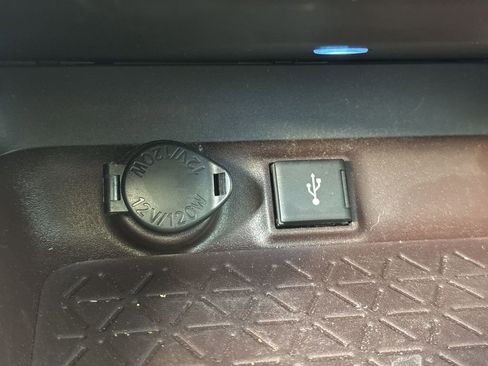 Used 2020 Toyota RAV4 Limited image 33