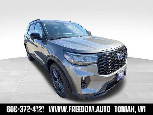 New 2026 Ford Explorer ST-Line w/ ST-Line Street Pack AWD/4WD image 7