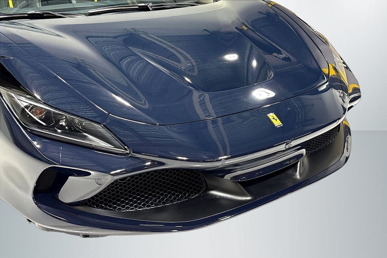 Used 2023 Ferrari F8 Spider RWD image 27