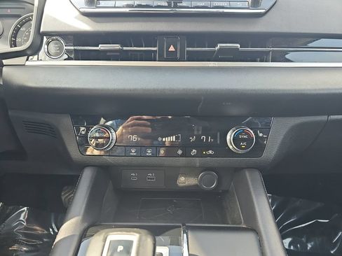 Used 2024 Mitsubishi Outlander SE FWD image 24