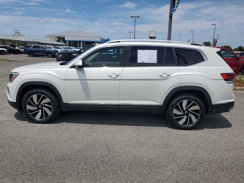 Used 2025 Volkswagen Atlas SEL AWD/4WD image 2