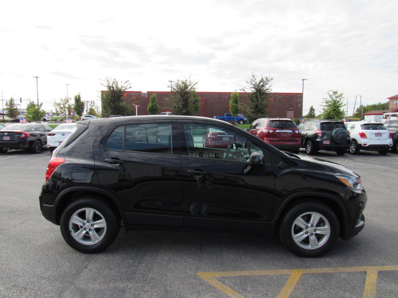 Used 2021 Chevrolet Trax LS w/ Tint and Cruise Package FWD image 7