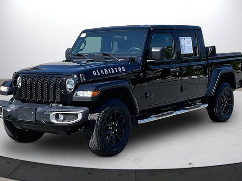 Used 2023 Jeep Gladiator Sport AWD/4WD image 4