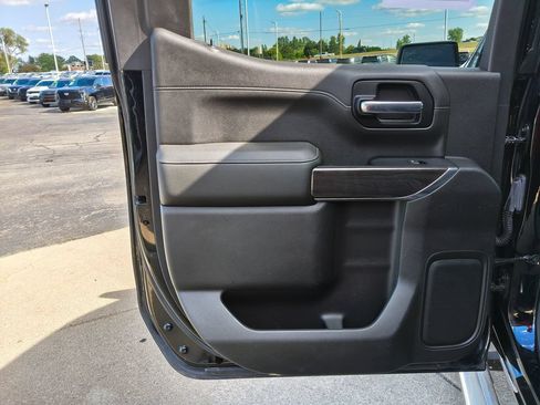 Used 2019 Chevrolet Silverado 1500 LTZ AWD/4WD image 11
